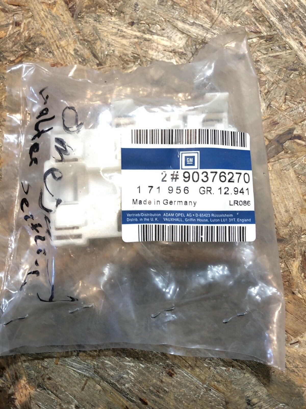 Opel Omega A Halter seitlich Neu
