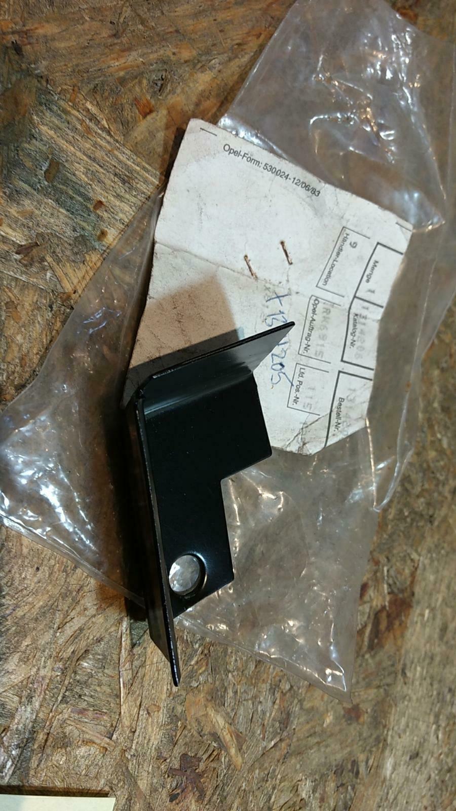 Kadett E Halter Querlenker vorne oben Original Opel Neu