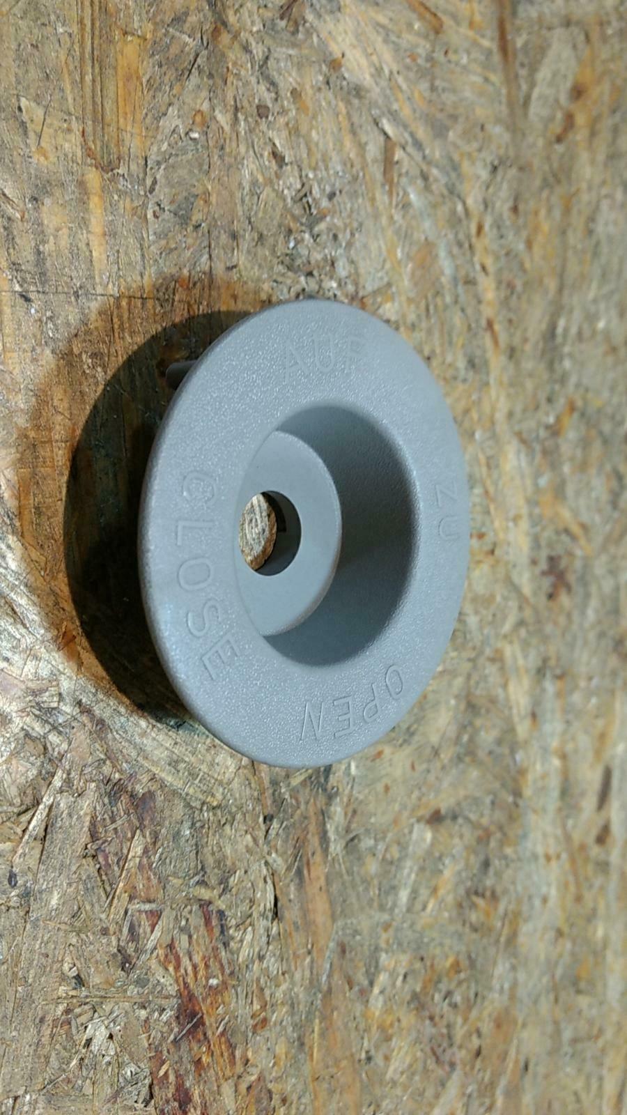 Opel Omega B drehbarer Knopf Seitenwandverkleidung original NEU