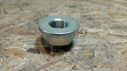 Agila A Mutter Bremstrommel an Hinterradnabe original GM Opel NEU