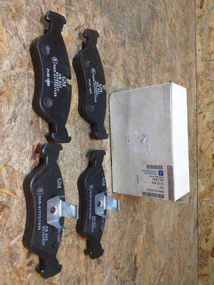 Astra /F, Calibra/ A, Astra Mk2, Kadett E, Omega A, Carlton Mk3, Vectra /A/B , Cavalier Bremsbelagsatz original GM Opel NEU