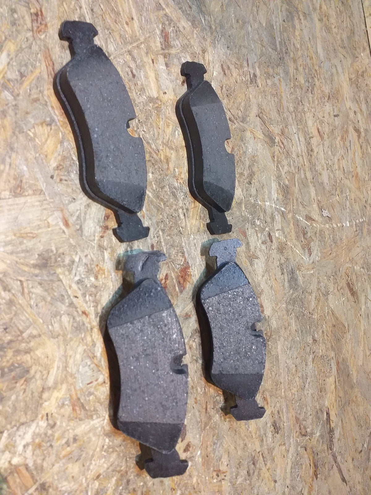 Astra /F, Calibra/ A, Astra Mk2, Kadett E, Omega A, Carlton Mk3, Vectra /A/B , Cavalier Bremsbelagsatz original GM Opel NEU