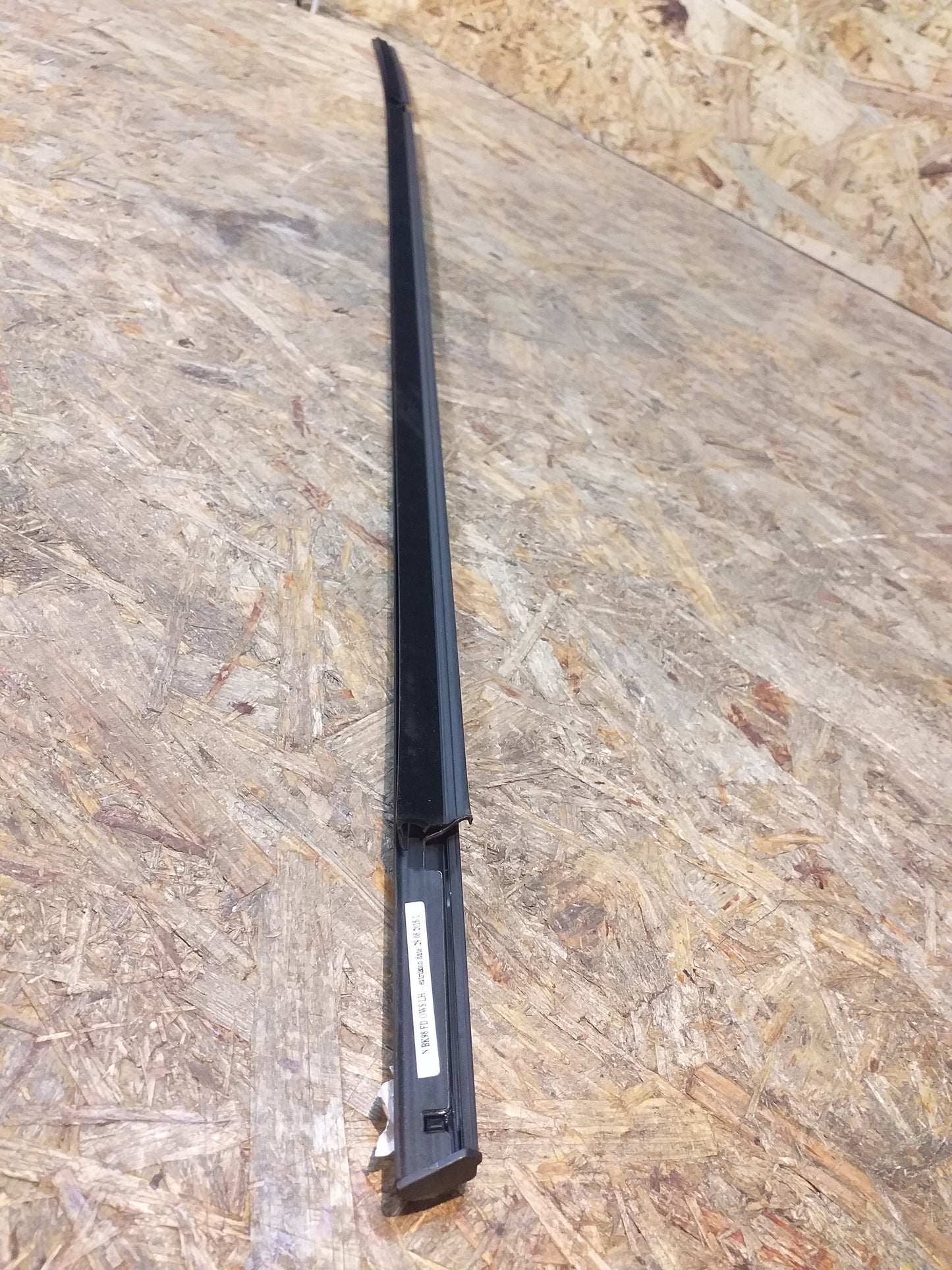 Renault Clio Fensterabdichtung unten vorne original Renault  NEU