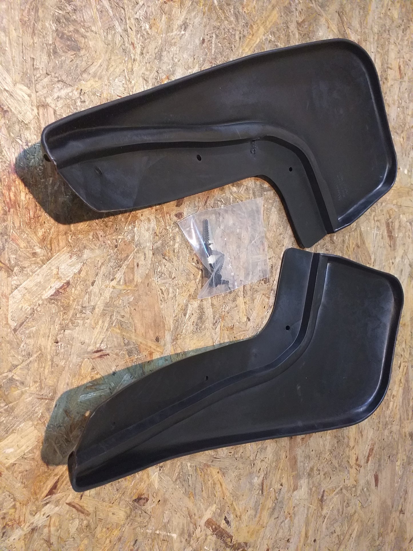 Astra F Schmutzfänger hinten original GM Opel NEU
