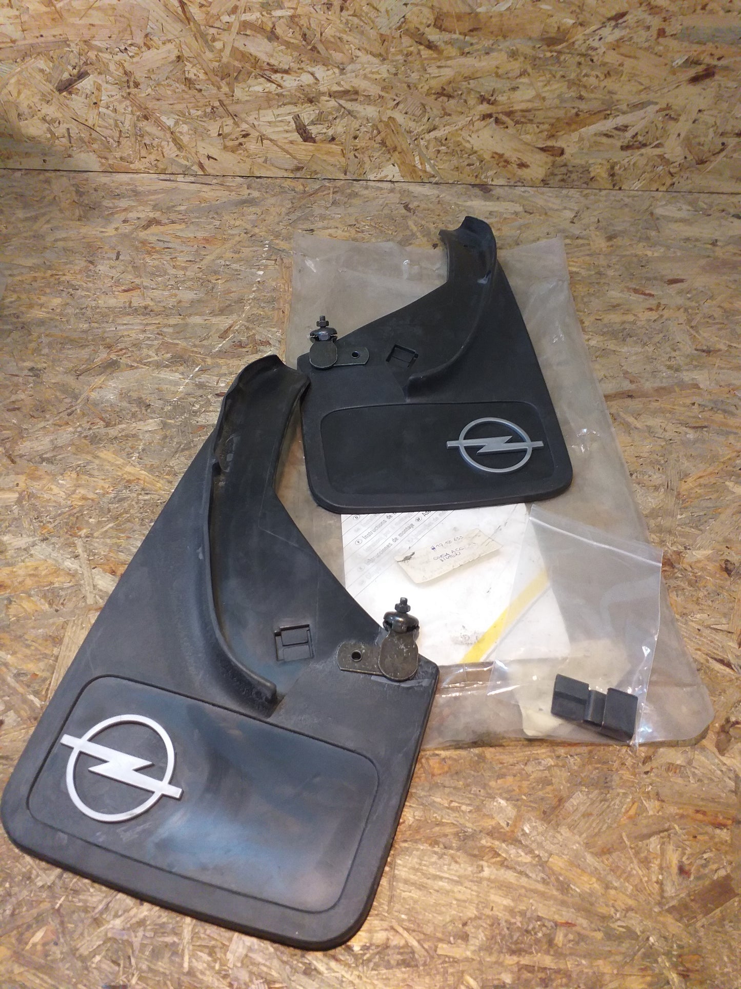 Corsa A CC Schmutzfänger hinten original GM Opel NEU