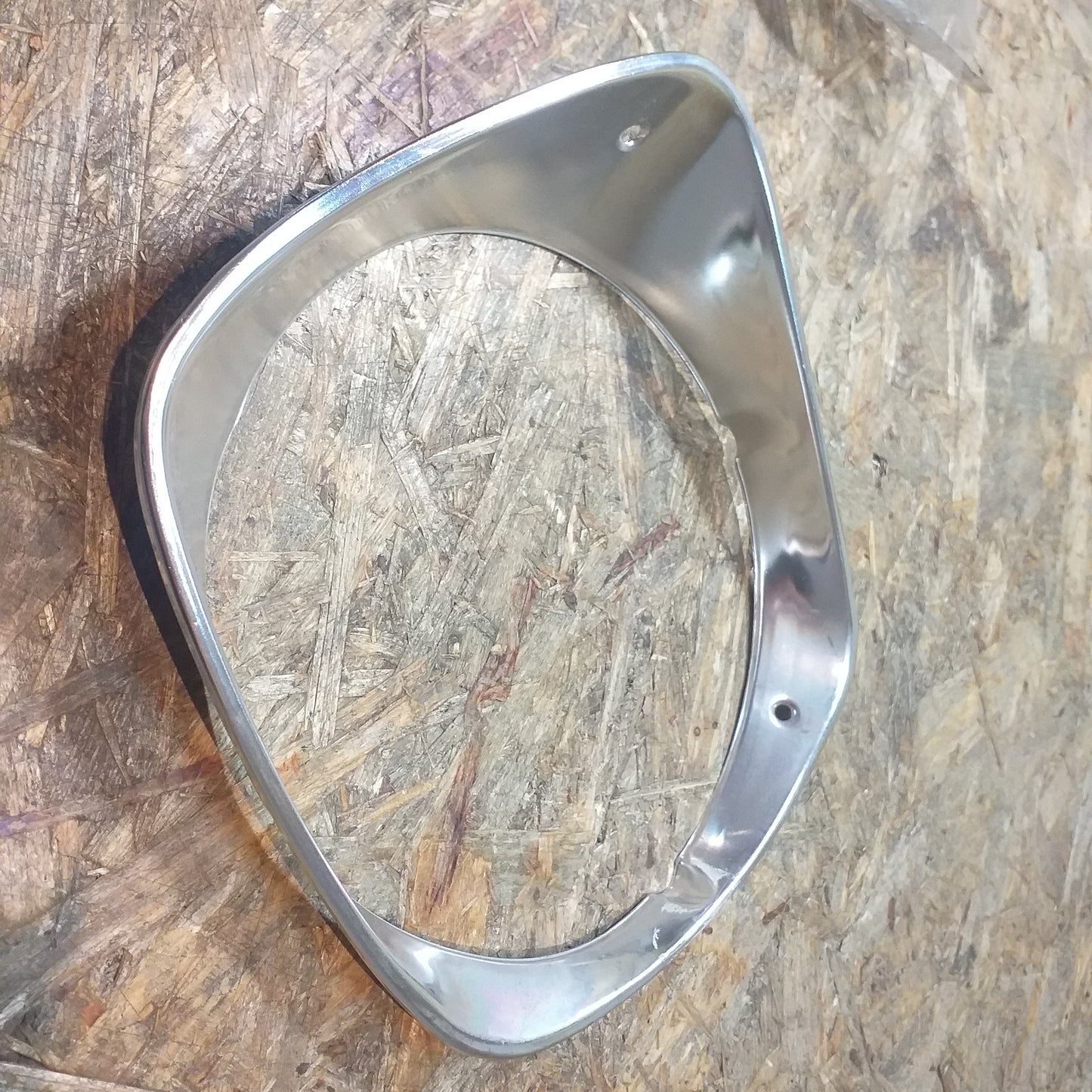 Mazda 818 Kombi Zierring Scheinwerfer rechts original NEU