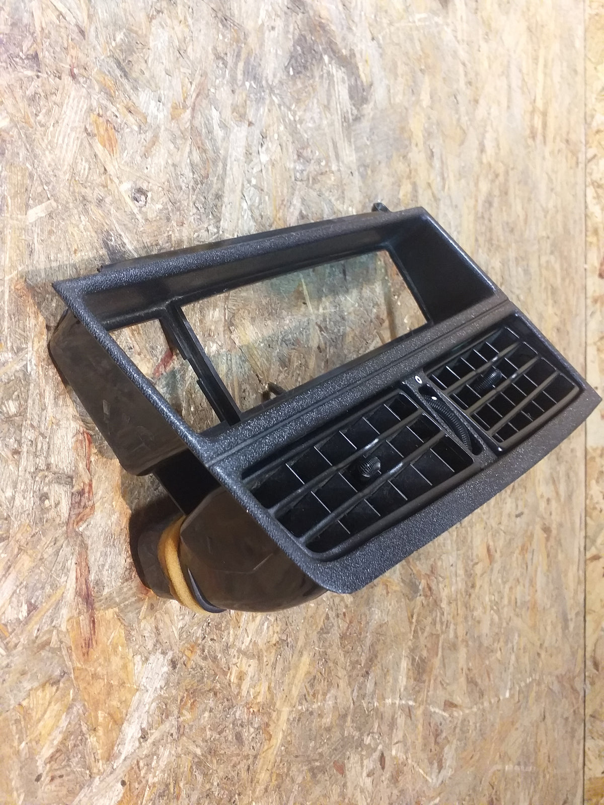 Ascona C Düse Luftverteilung Amaturentafel Mitte original GM Opel GEBRAUCHT