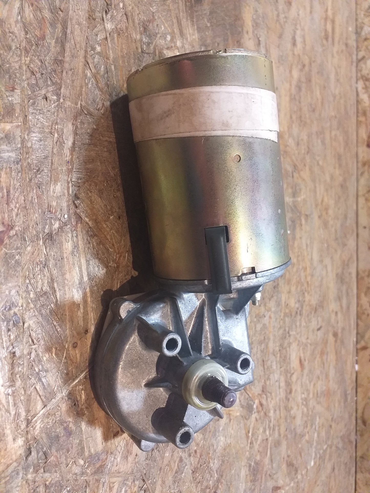 Omega A Scheibenwischermotor original GM Opel NEU