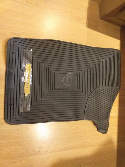 Corsa Fußmatte Gummi rechts original GM Opel NEU aus Altbestand