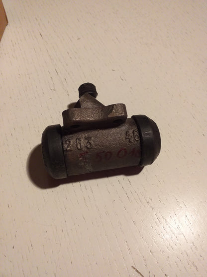 Kapitän P1 2.6 Kadett A Radzylinder vorne links original Opel NEU