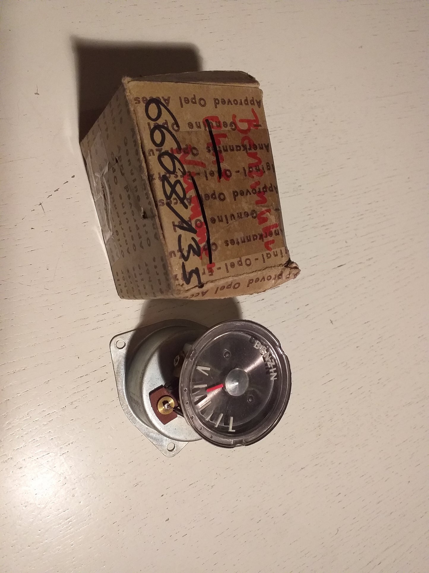 Rekord P1 Benzinuhr original Opel NEU