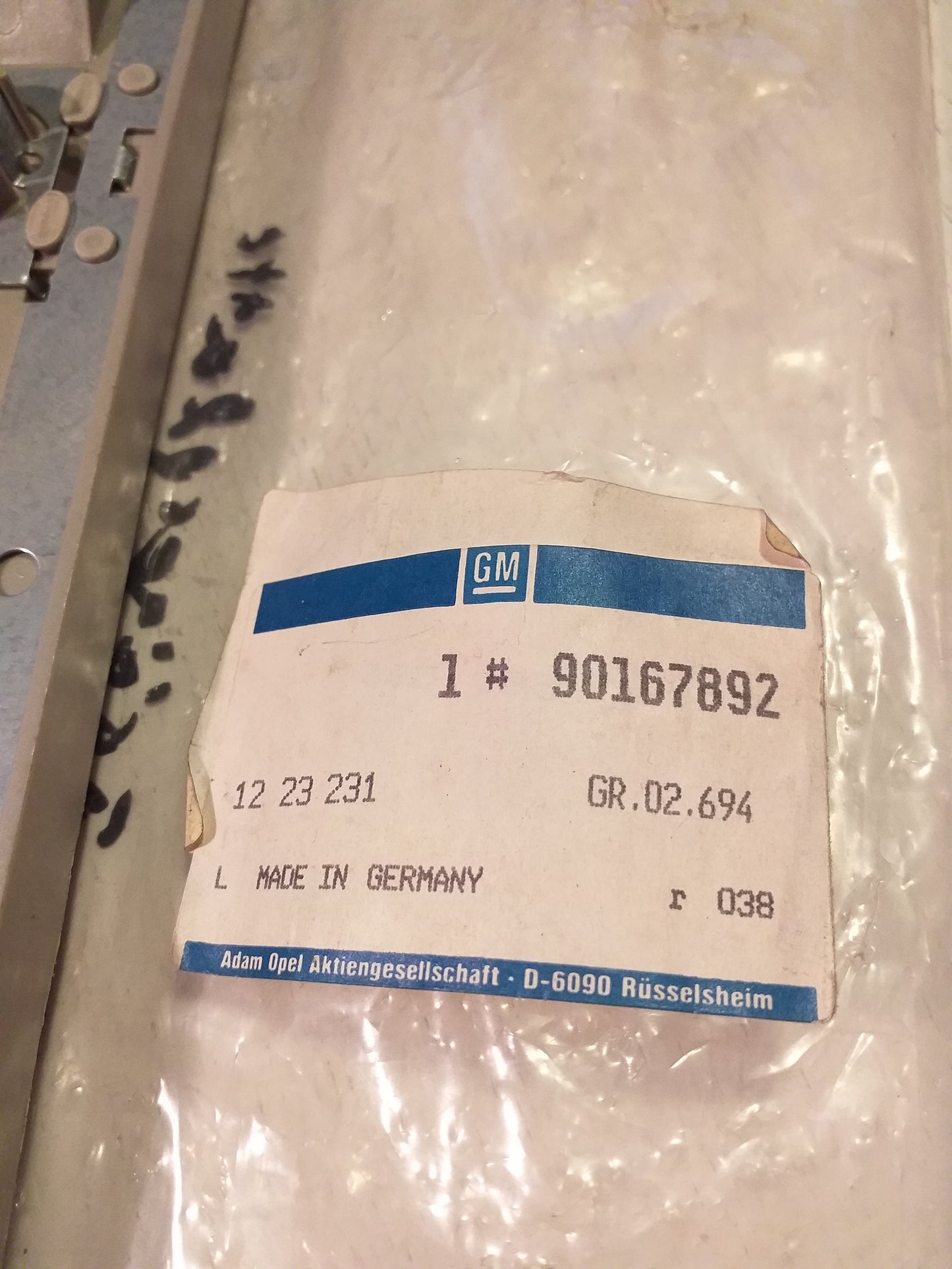 Rekord E Lampenträger hinten links original GM Opel NEU