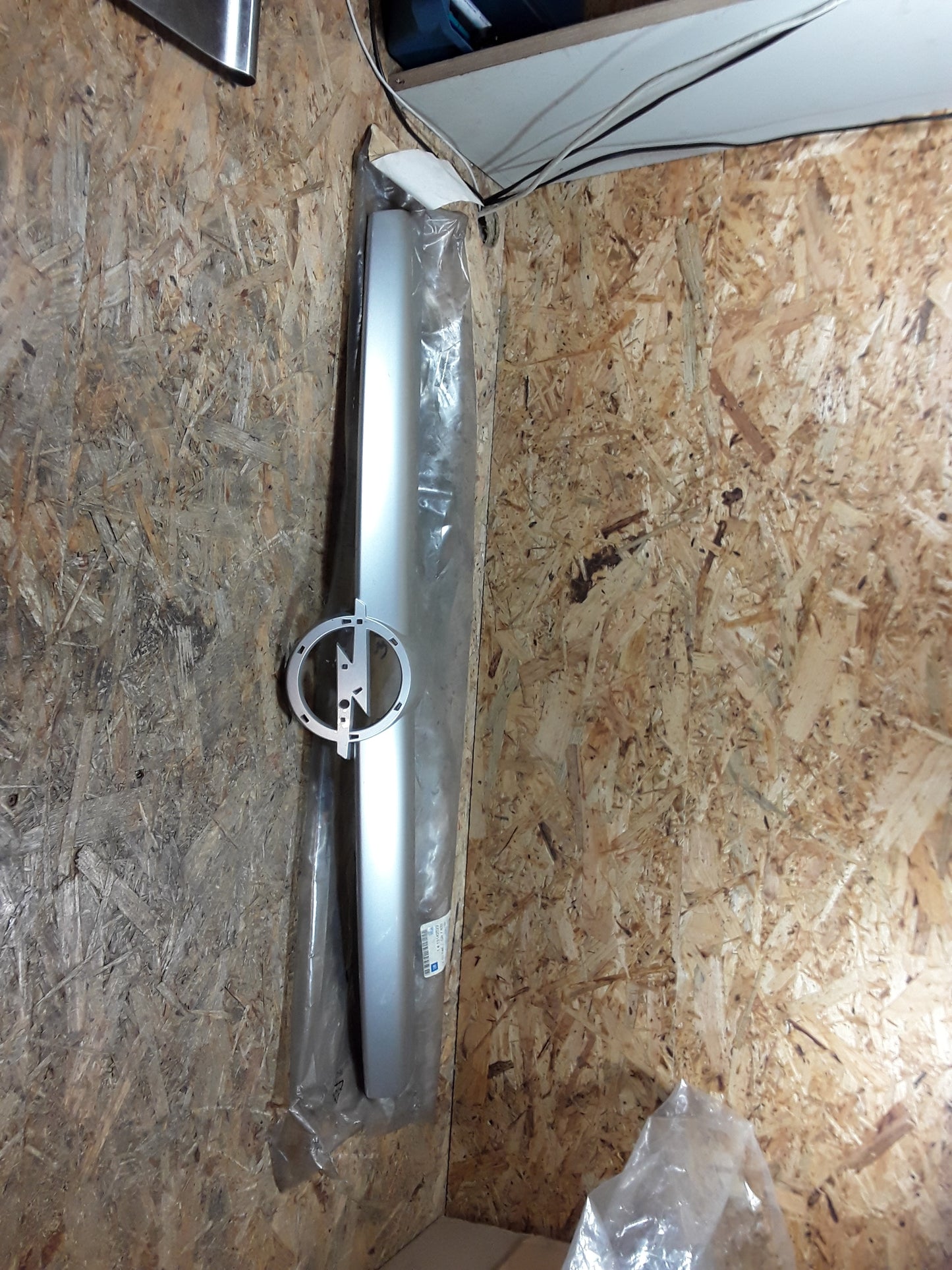 Astra H Zierleiste Kühlergrill original GM Opel NEU