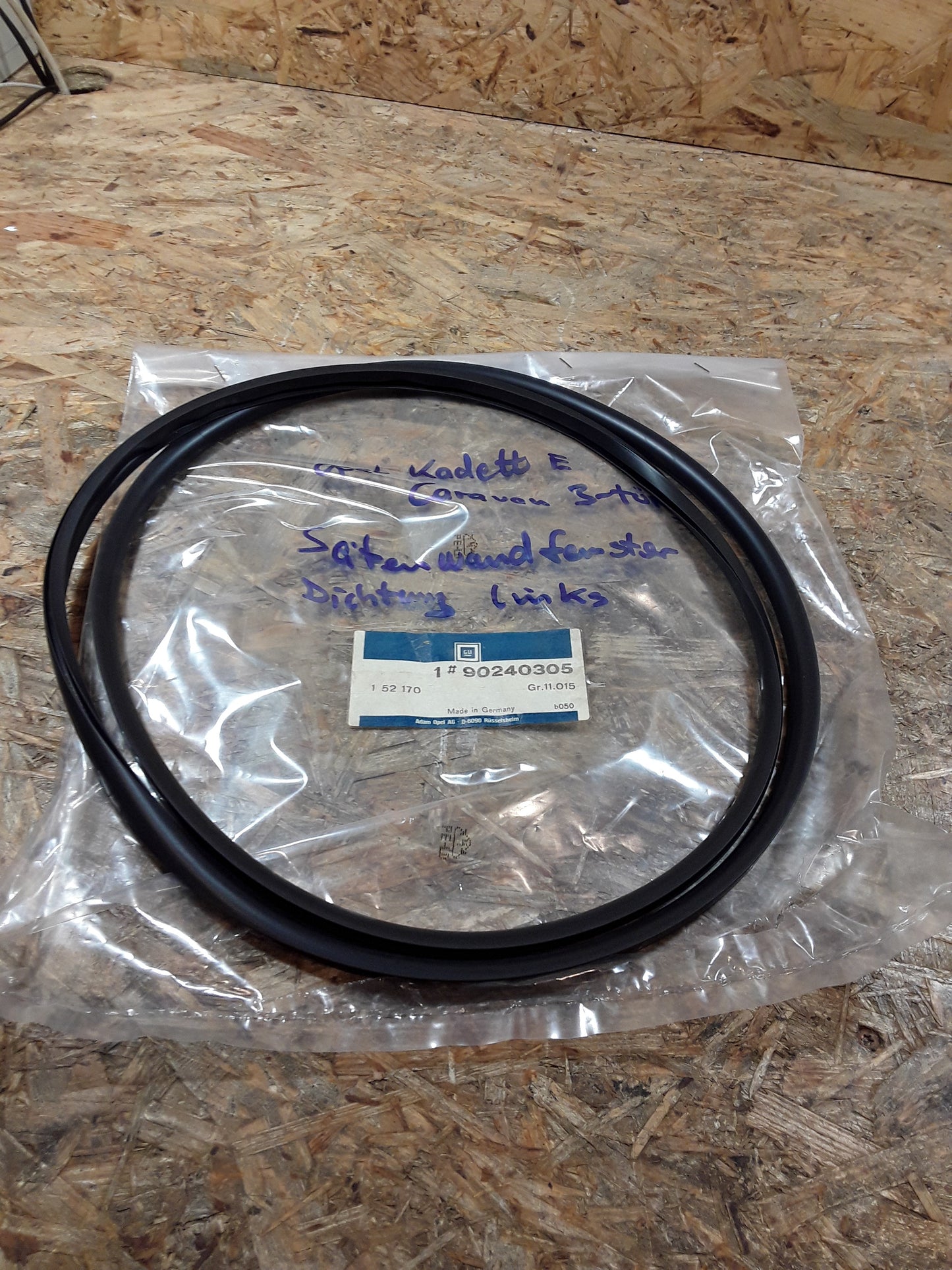 Kadett E Caravan 3Türer Seitenwandfenster Dichtung links original GM Opel NEU