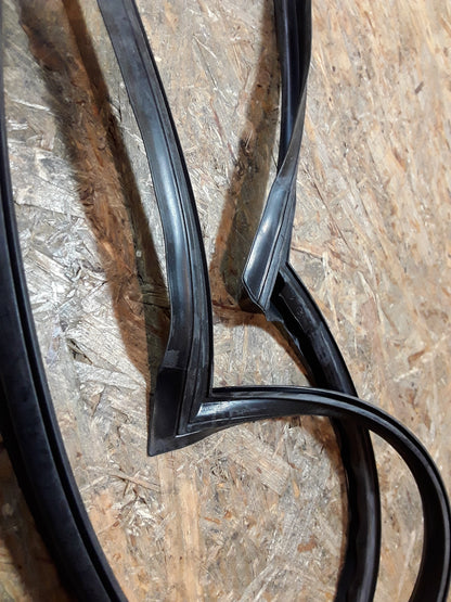 Vectra B Stufenheck Dichtungsleiste Heckscheibe original GM Opel NEU