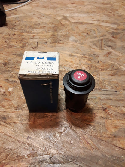 Kadett E Ascona C Warnblinkerschalter original GM Opel NEU
