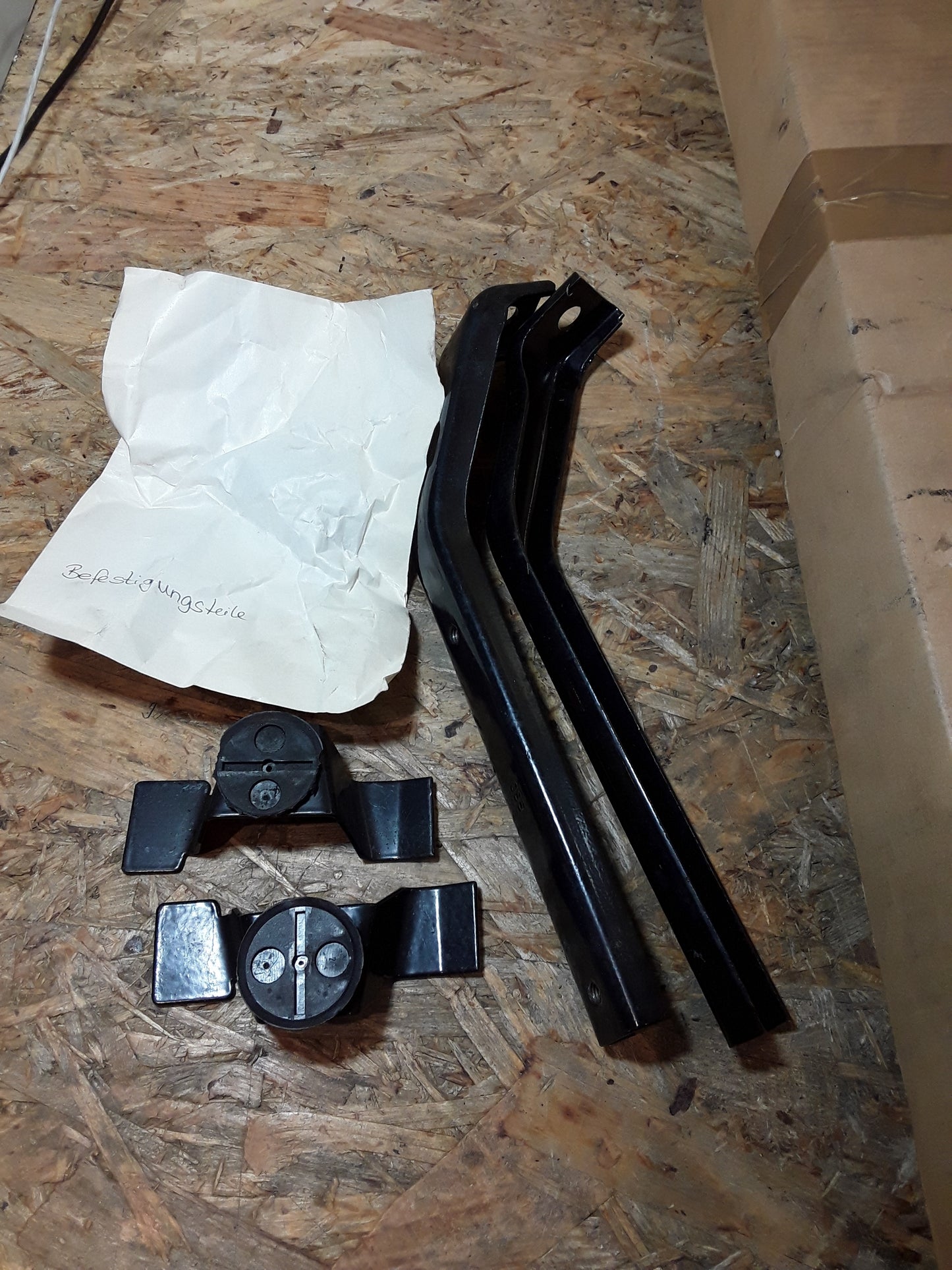 Manta B Satz Stoßstangenhalter original GM Opel NEU