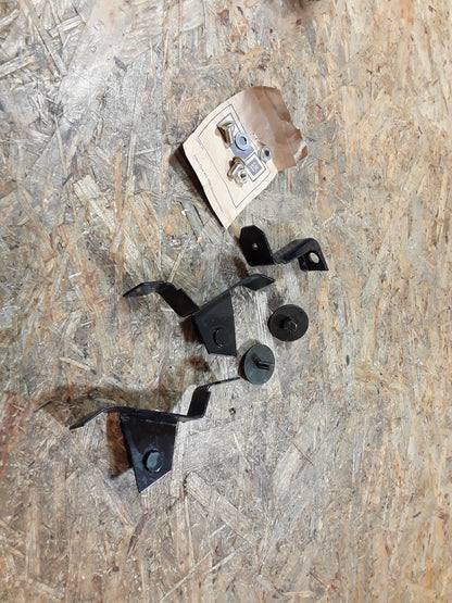 Manta B Befestigungssatz Stoßstange hinten original GM Opel NEU