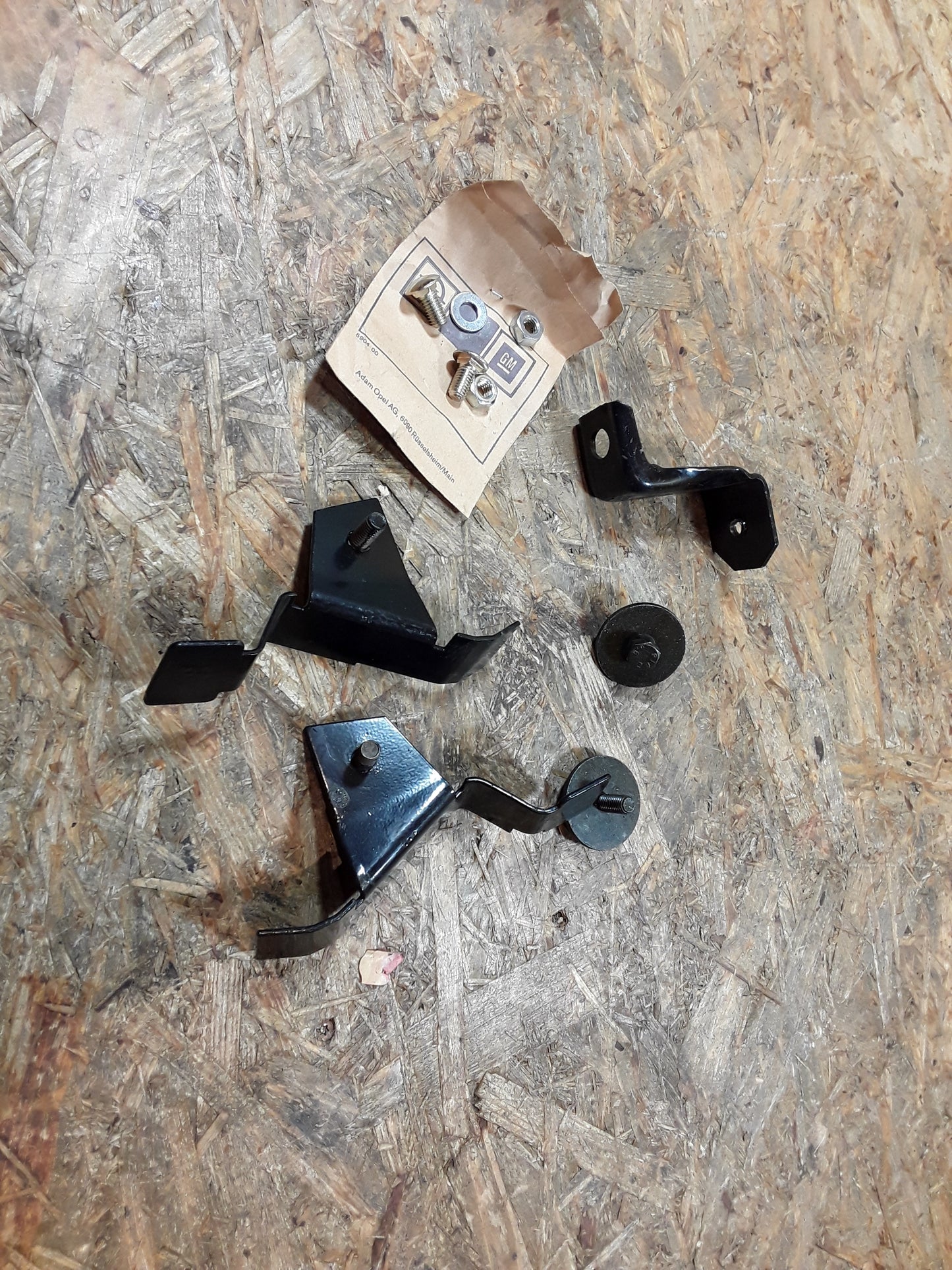 Manta B Befestigungssatz Stoßstange hinten original GM Opel NEU