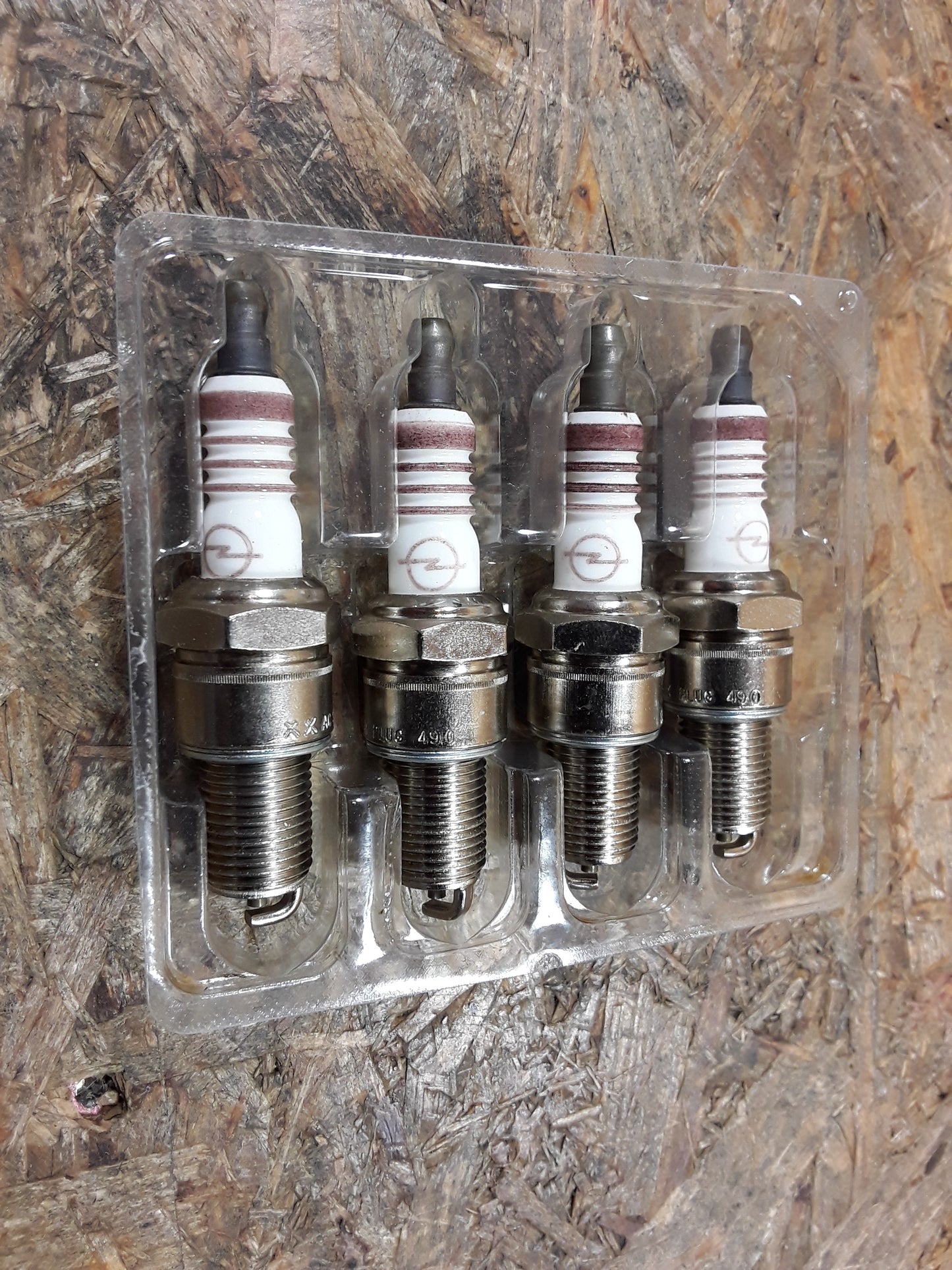 Ascona Corsa Kadett Manta Omega Rekord Vectra Zündkerzensatz à 4Stk. original GM Opel NEU