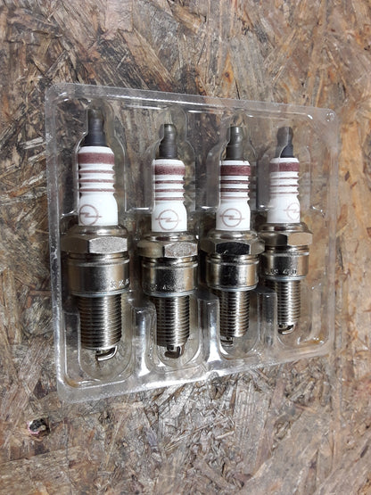 Ascona Corsa Kadett Manta Omega Rekord Vectra Zündkerzensatz à 4Stk. original GM Opel NEU