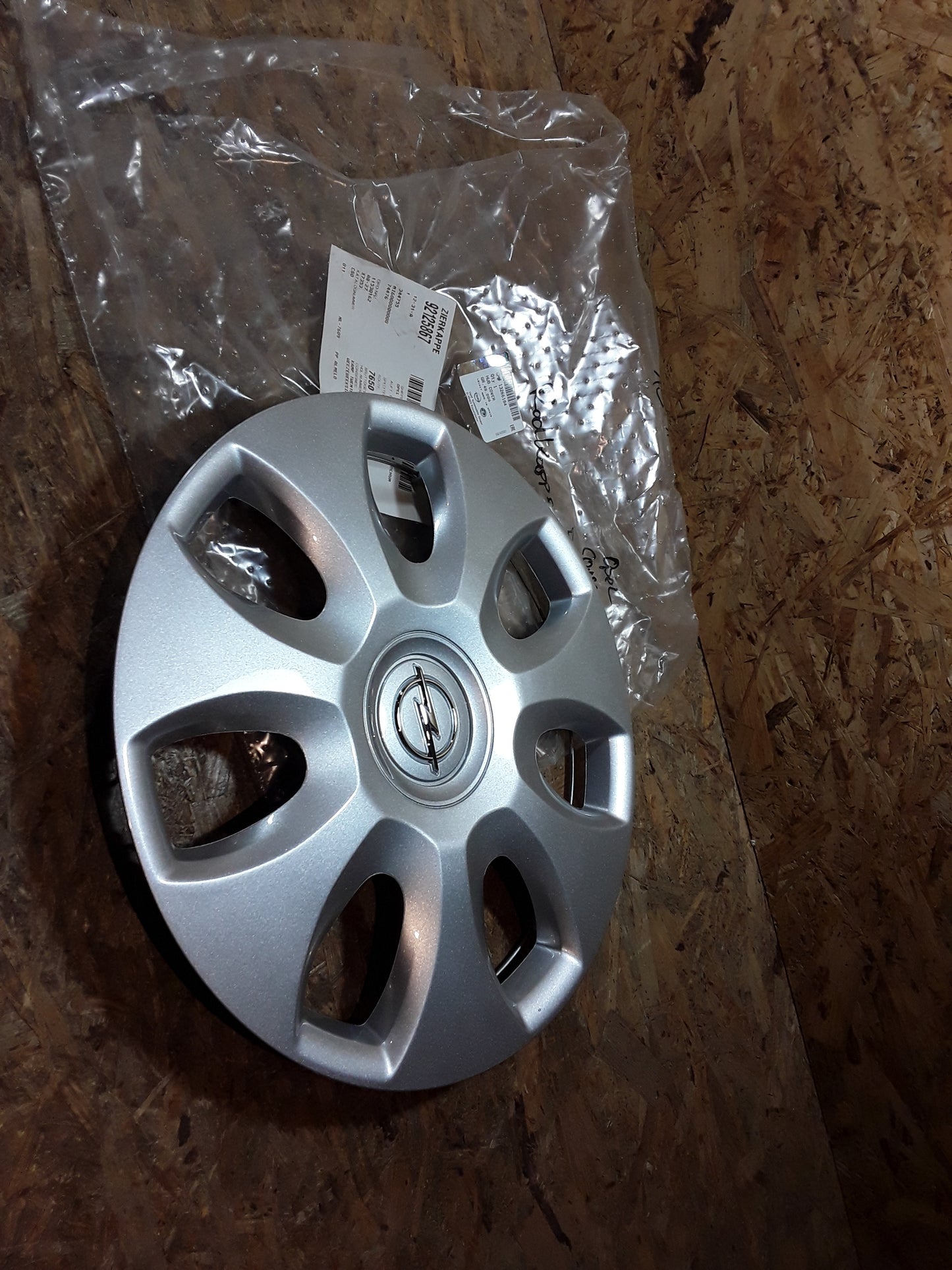 Corsa D / E Radkappe 15" original GM Opel NEU
