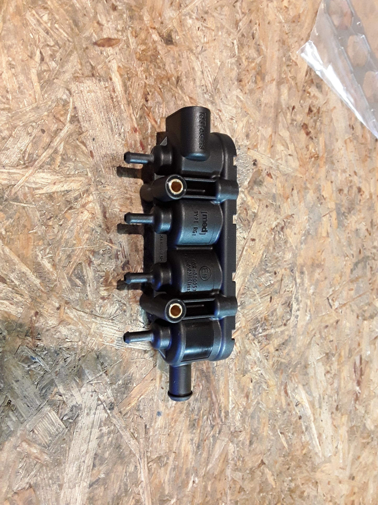 Meriva 1,4 Turbo ecoflex Kraftstoffverteilrohr original GM Opel NEU