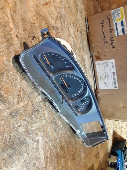 Vectra B Instrumente Cockpit original GM Opel NEU