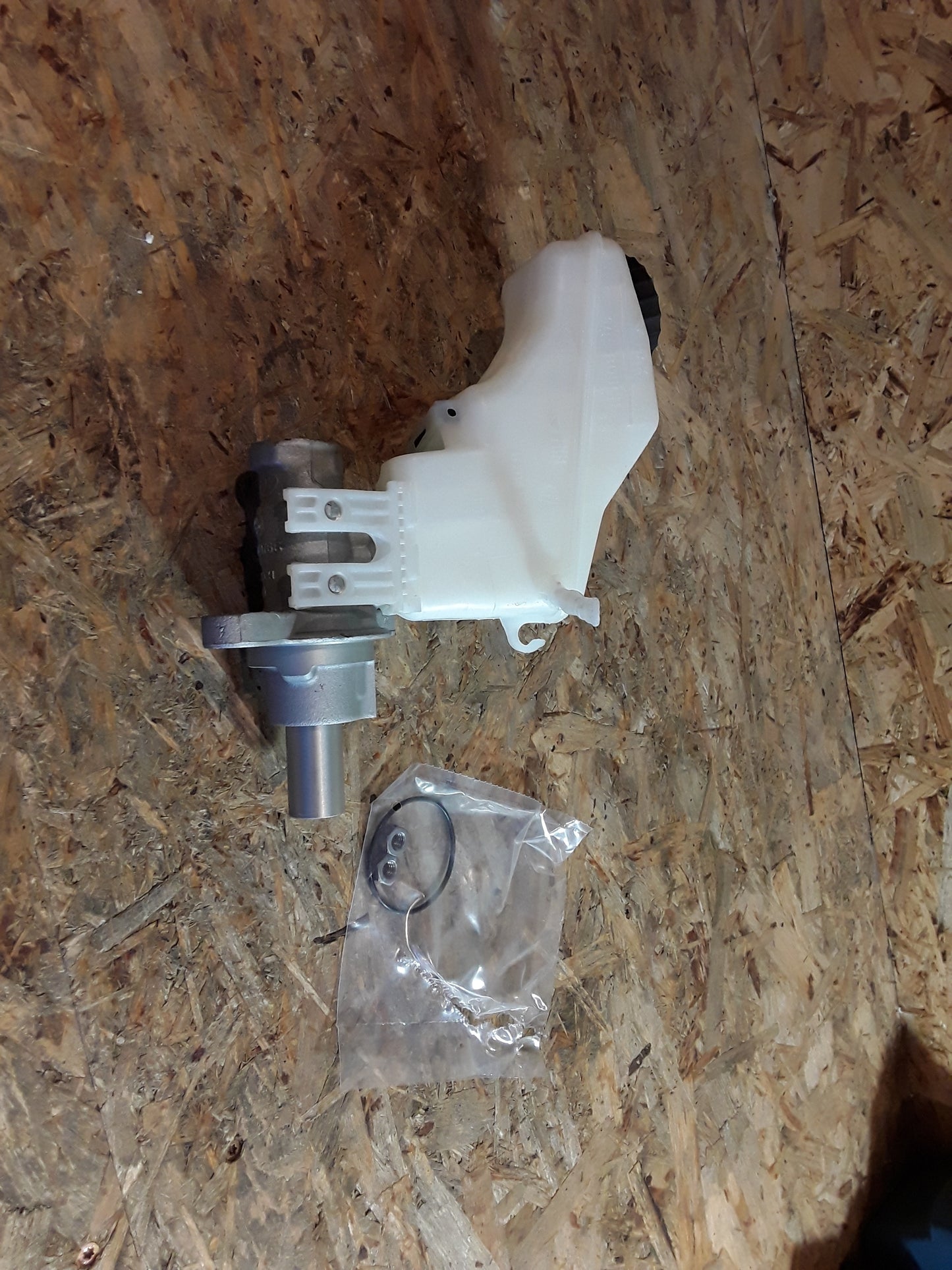 Corsa E Hauptbremszylinder original GM Opel NEU
