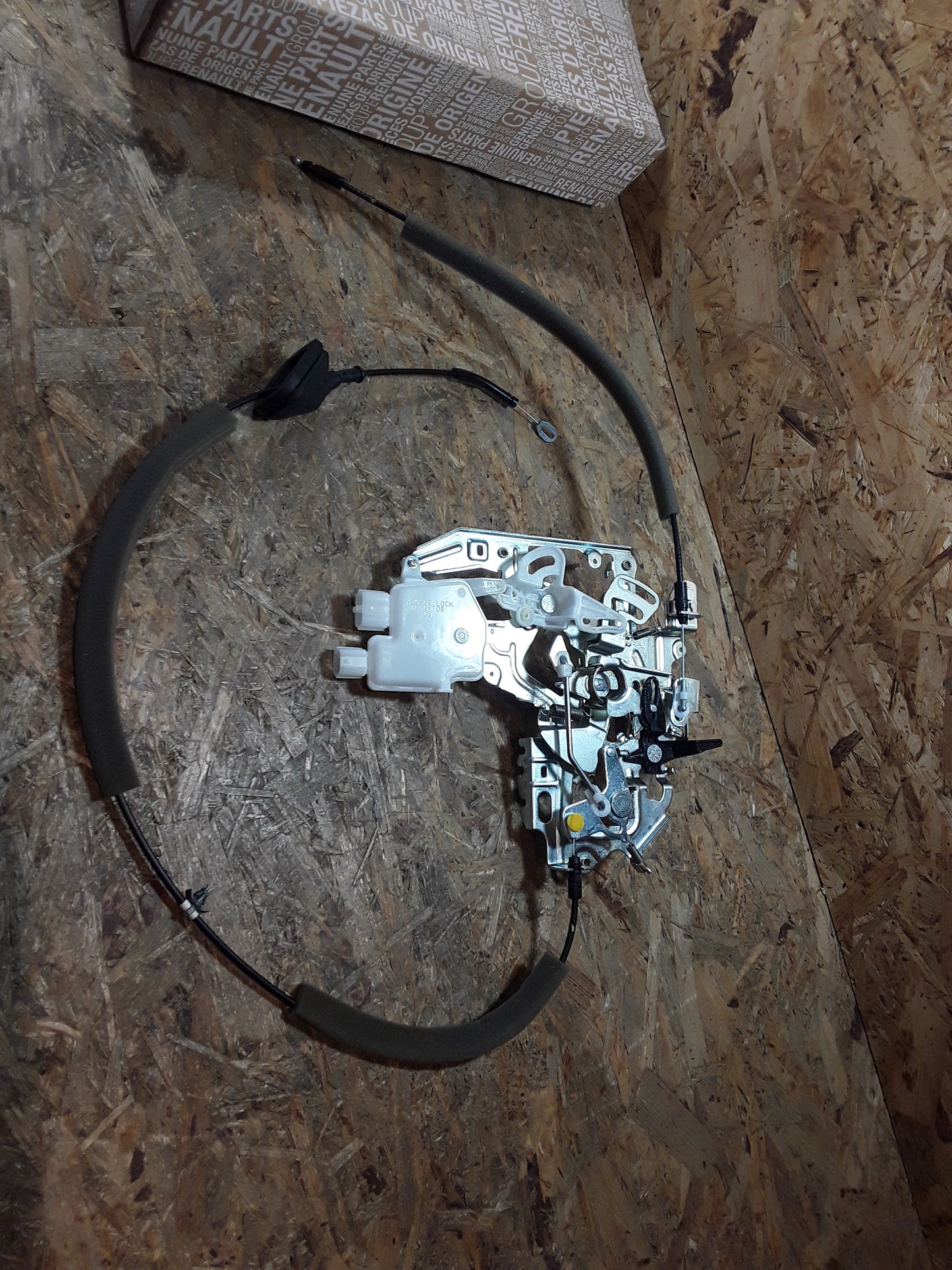 Movano B Schloss mit Motor vorne rechts mit Kabel original GM Opel NEU