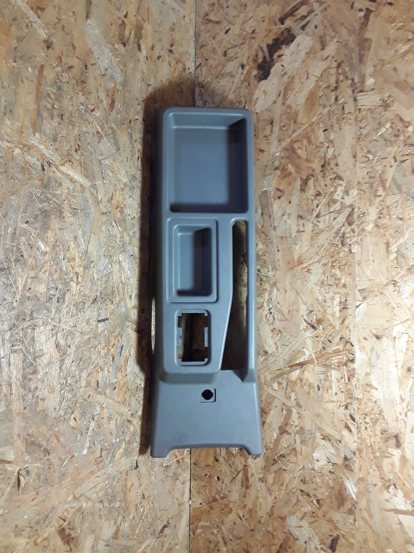 Kadett E Verlängerung Mittelkonsole original GM Opel NEU