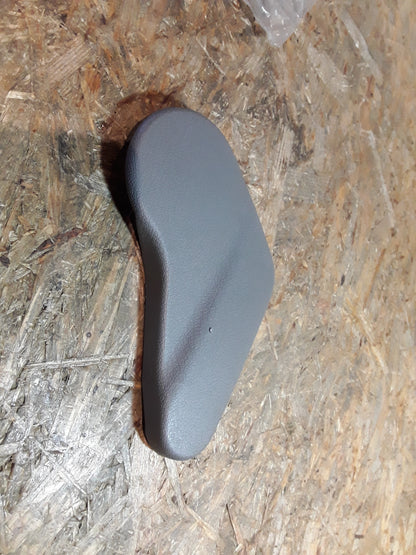 Corsa B Blende Scharnierlager rechts an Fahrersitz original GM Opel NEU