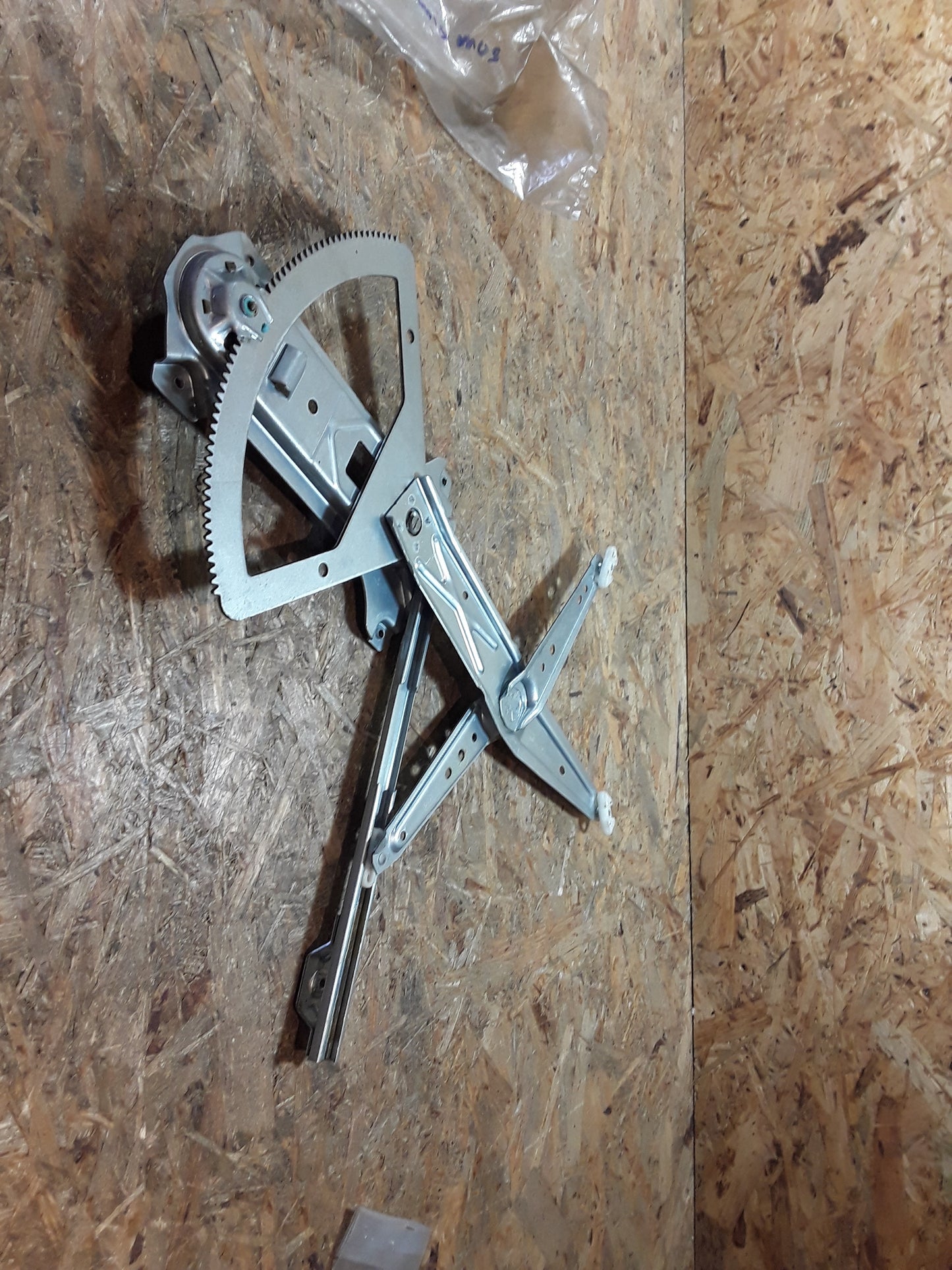 Vectra B Tür-Scheibenmechanismus vorne links original GM Opel NEU