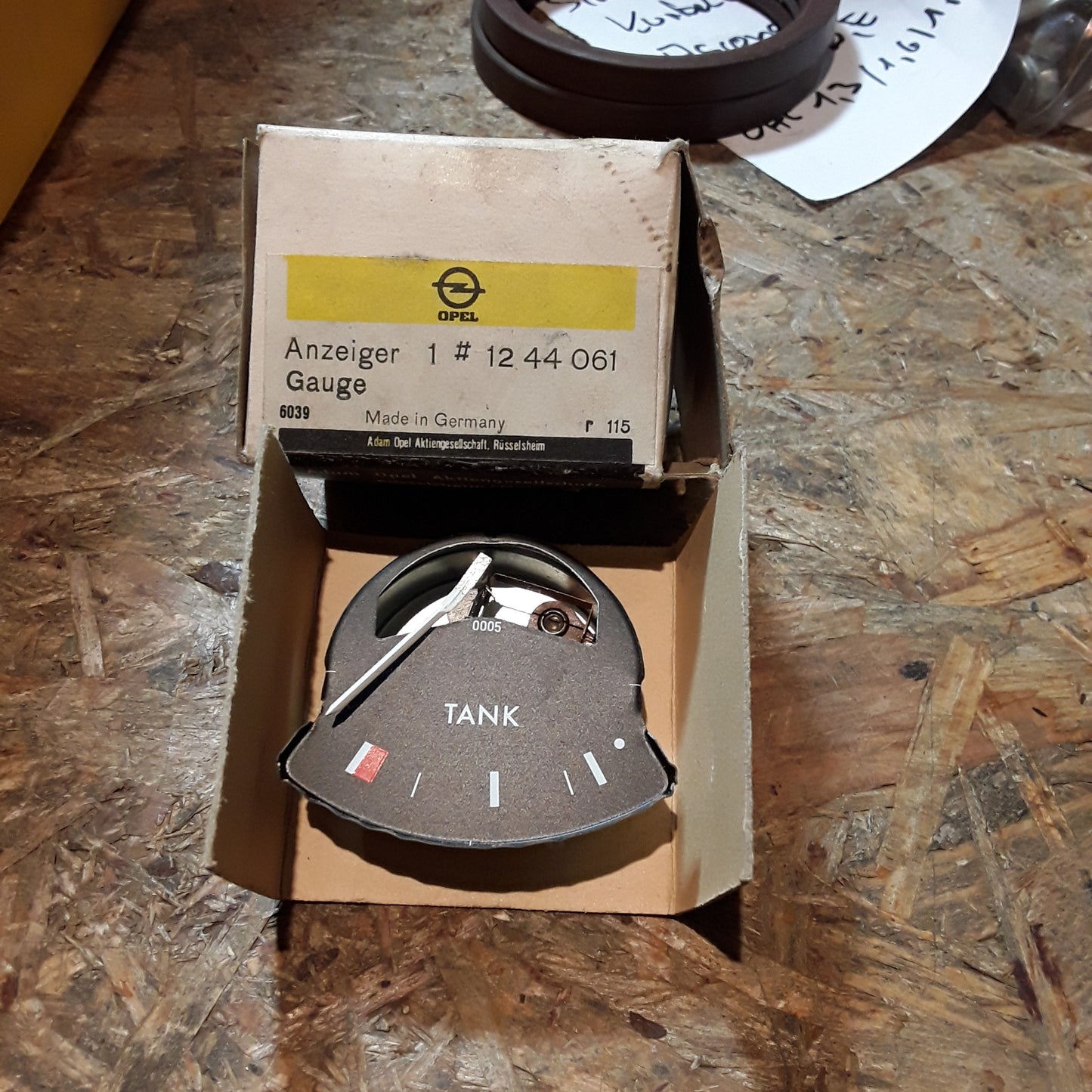 Commodore B/C Rekord D Tankanzeige original GM Opel NEU