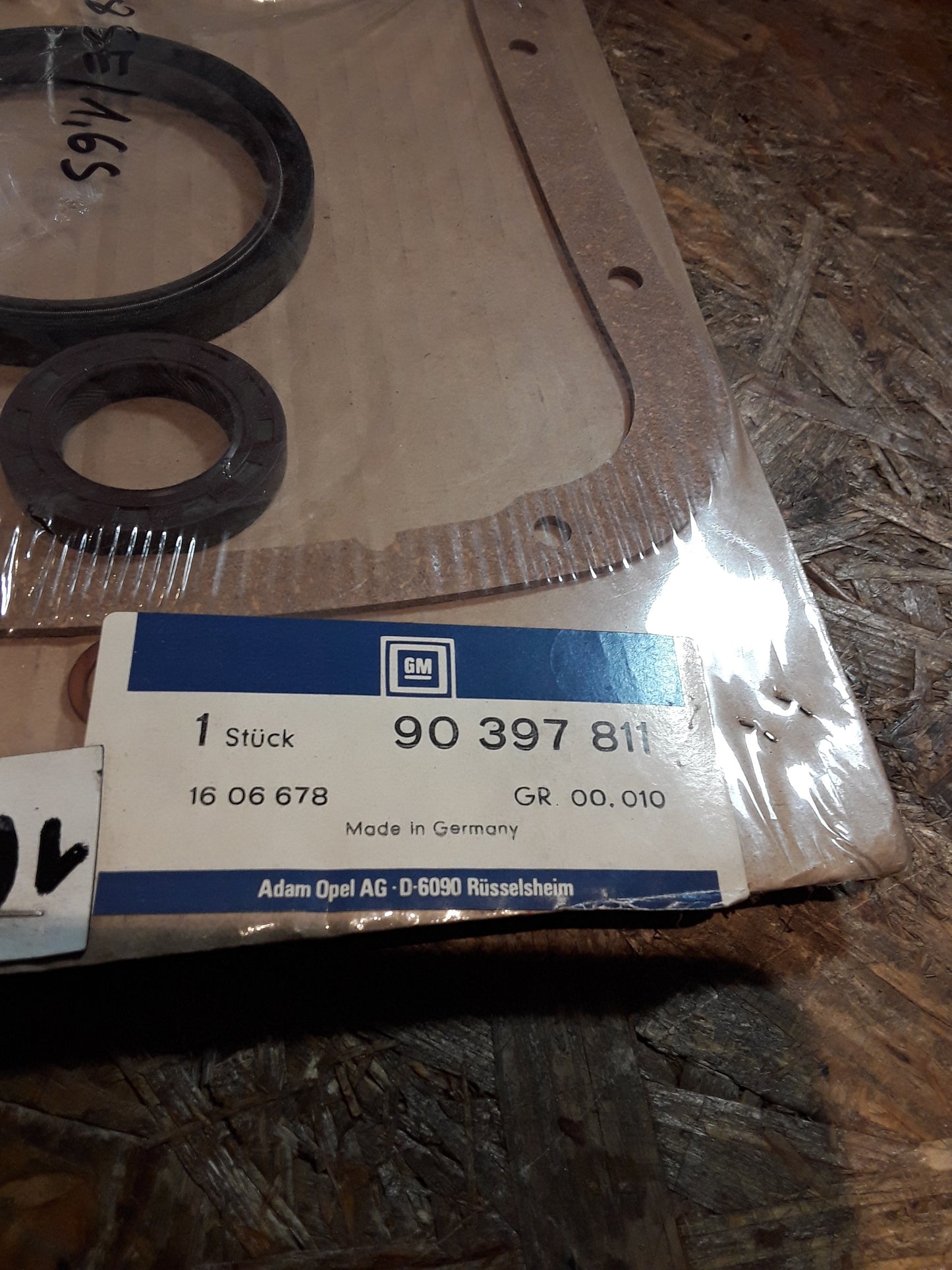 Kadett D 1,8E kadett E 1,8E/1,8SE/1,6s Ascona C 1,8 Dichtungssatz Kurbelgehäuse original GM Opel NEU
