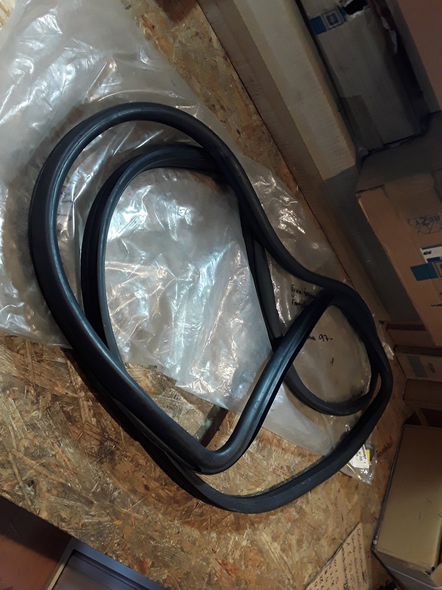 Arena 97- Gummiabdichtung Frontscheibe original GM Opel NEU