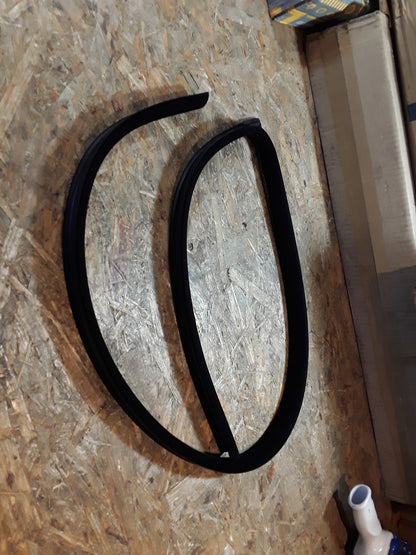 Omega B Fensterdichtung vorne links innen original GM Opel NEU