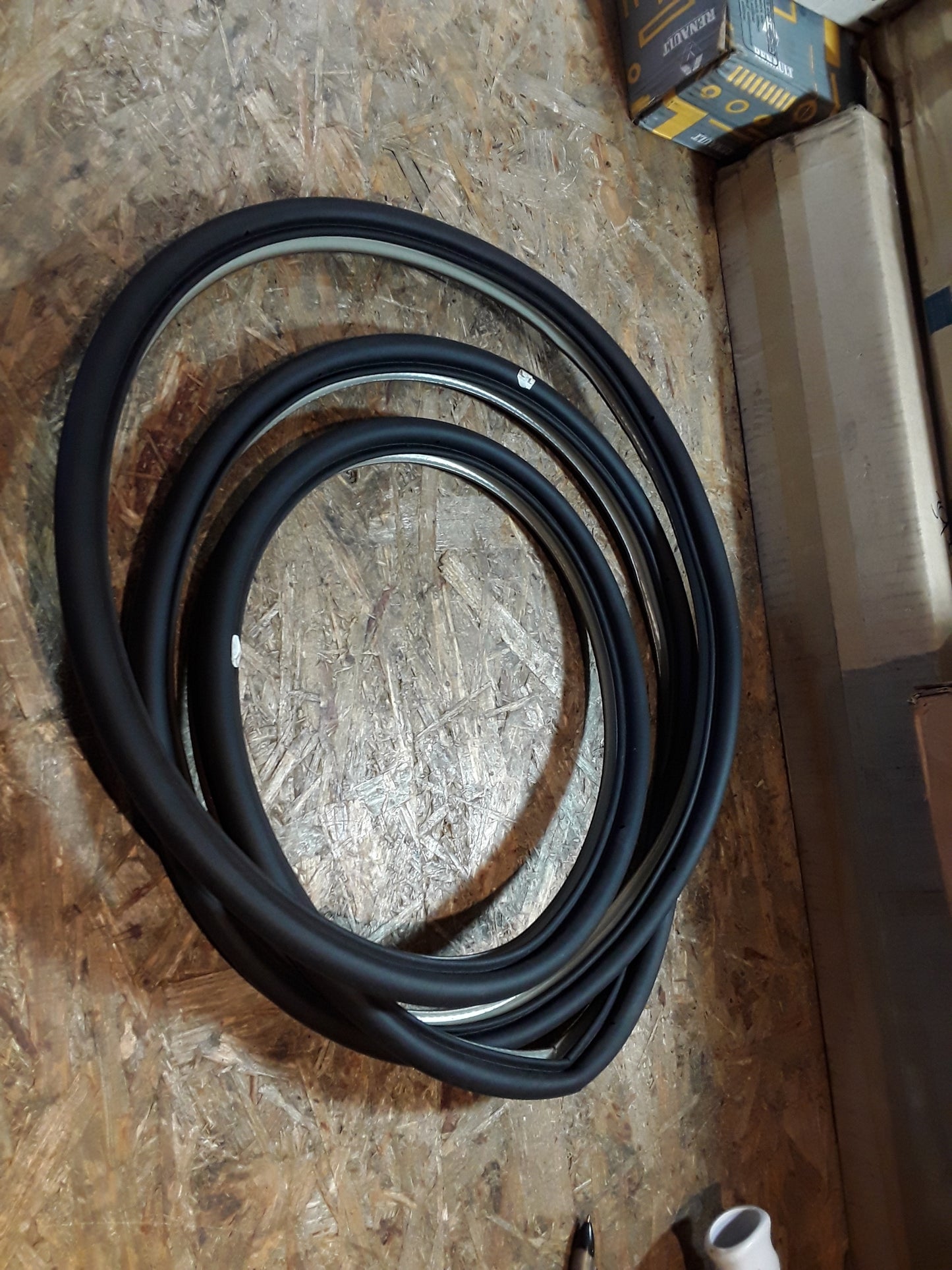 Ascona C Gummiabdichtung Vordertüre braun schwarz original GM Opel NEU