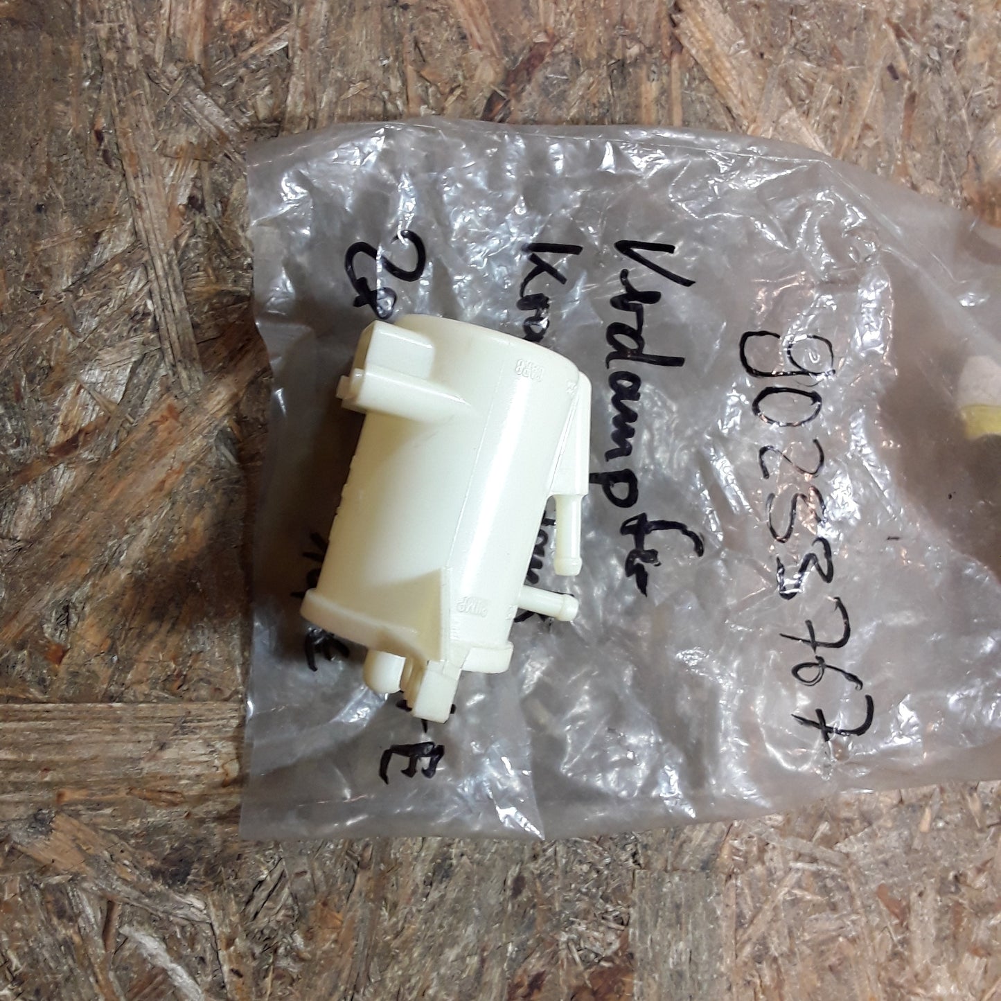 Kadett E Verdampfer Kraftstofftank original GM Opel NEU