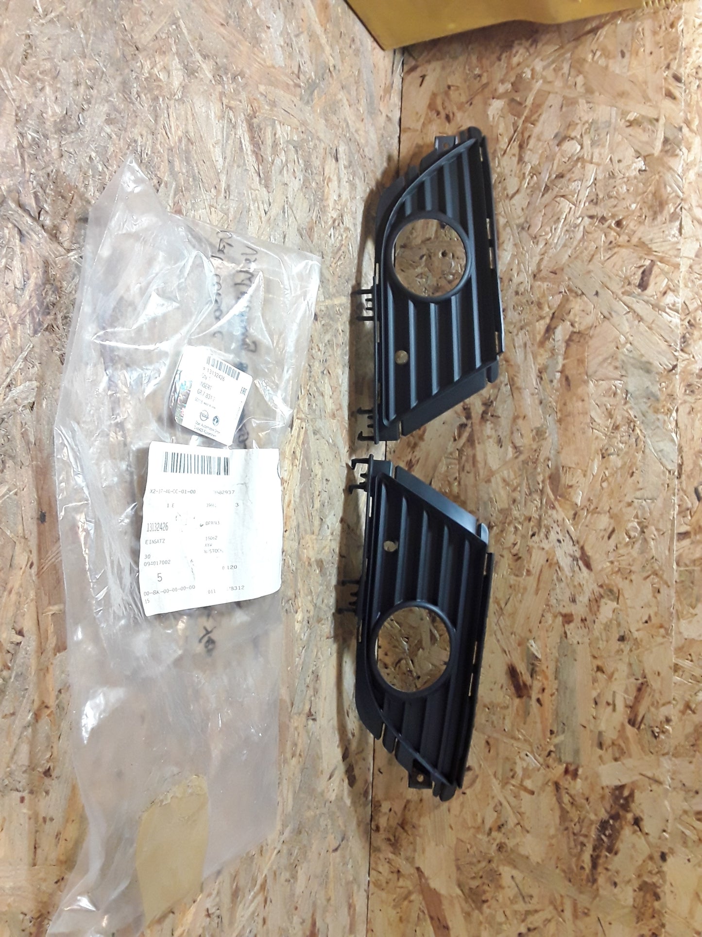 Corsa C Verkleidungssatz Nebelscheinwerfer links und rechts original GM Opel NEU