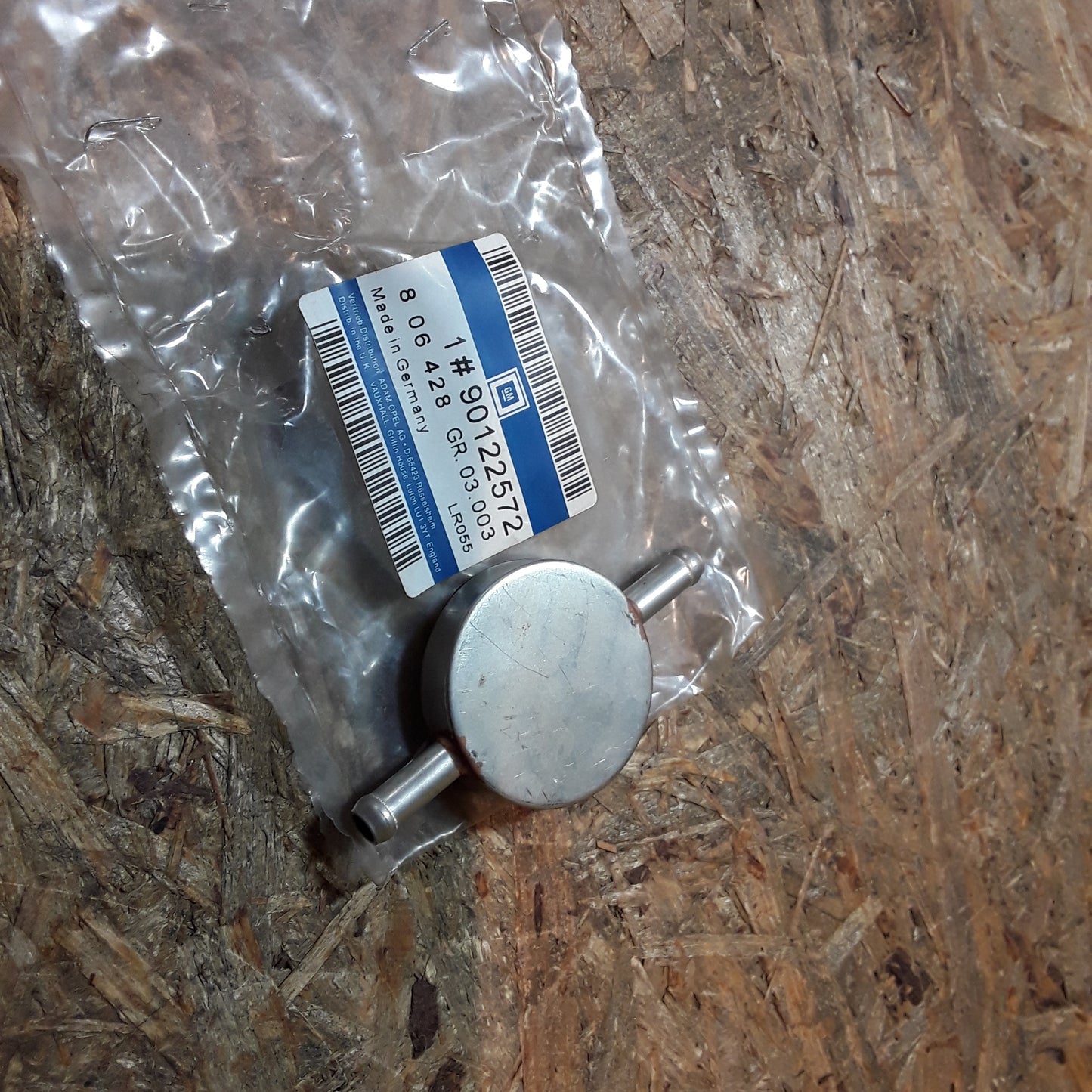 Omega A Motor 30NE/C30LE Ausgleichsbehälter Verteiler an Rohr Kraftstoffvorlauf original GM Opel NEU