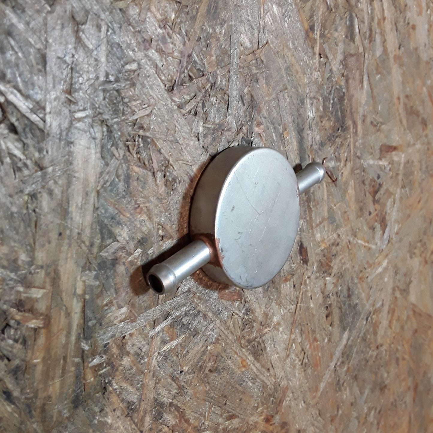Omega A Motor 30NE/C30LE Ausgleichsbehälter Verteiler an Rohr Kraftstoffvorlauf original GM Opel NEU