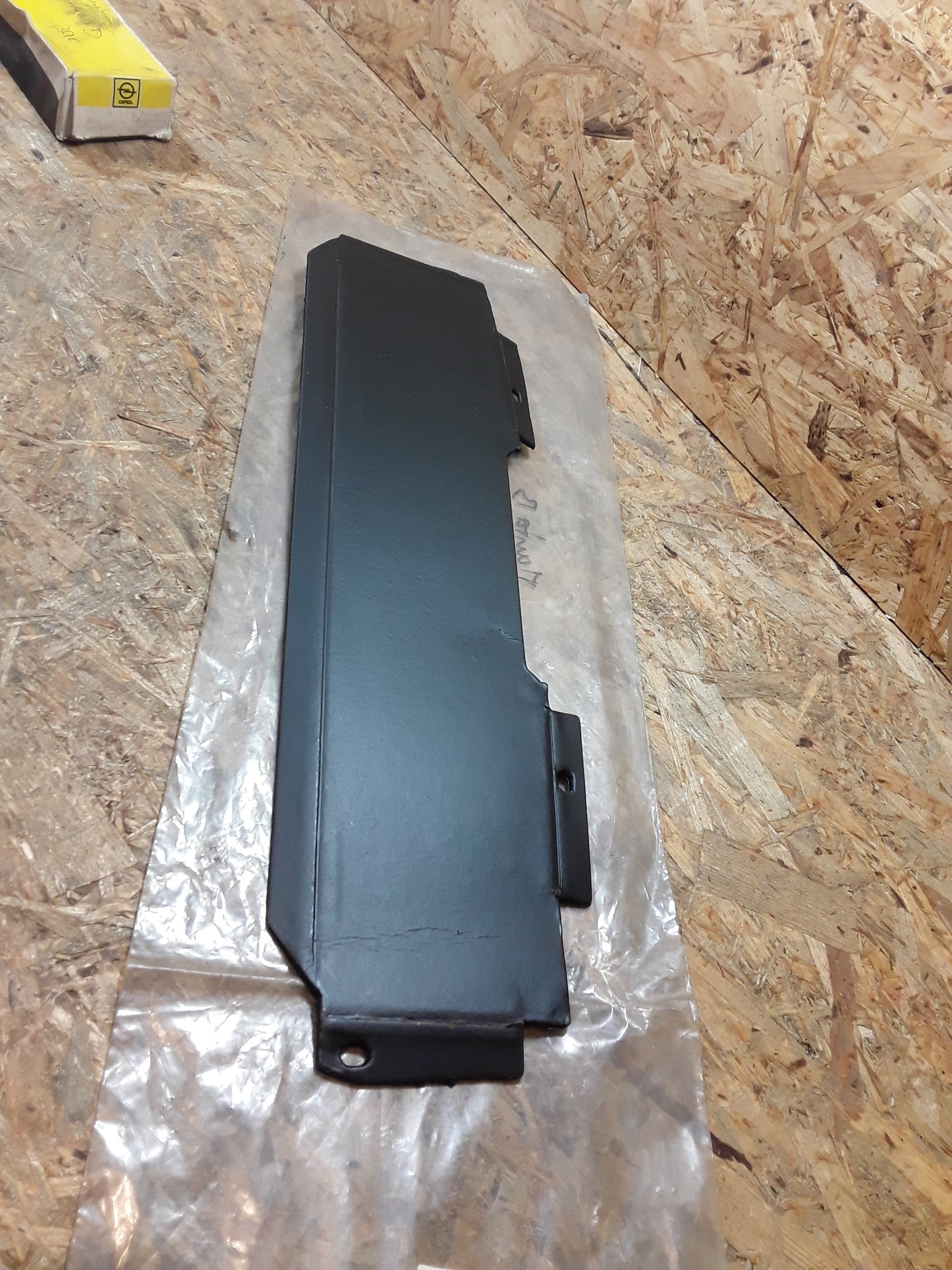 Manta B Kühlerpappe original GM Opel NEU
