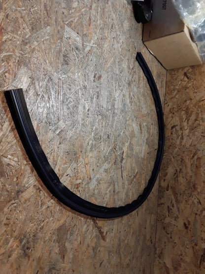 Vivaro A Dichtung Frontscheibe original GM Opel NEU