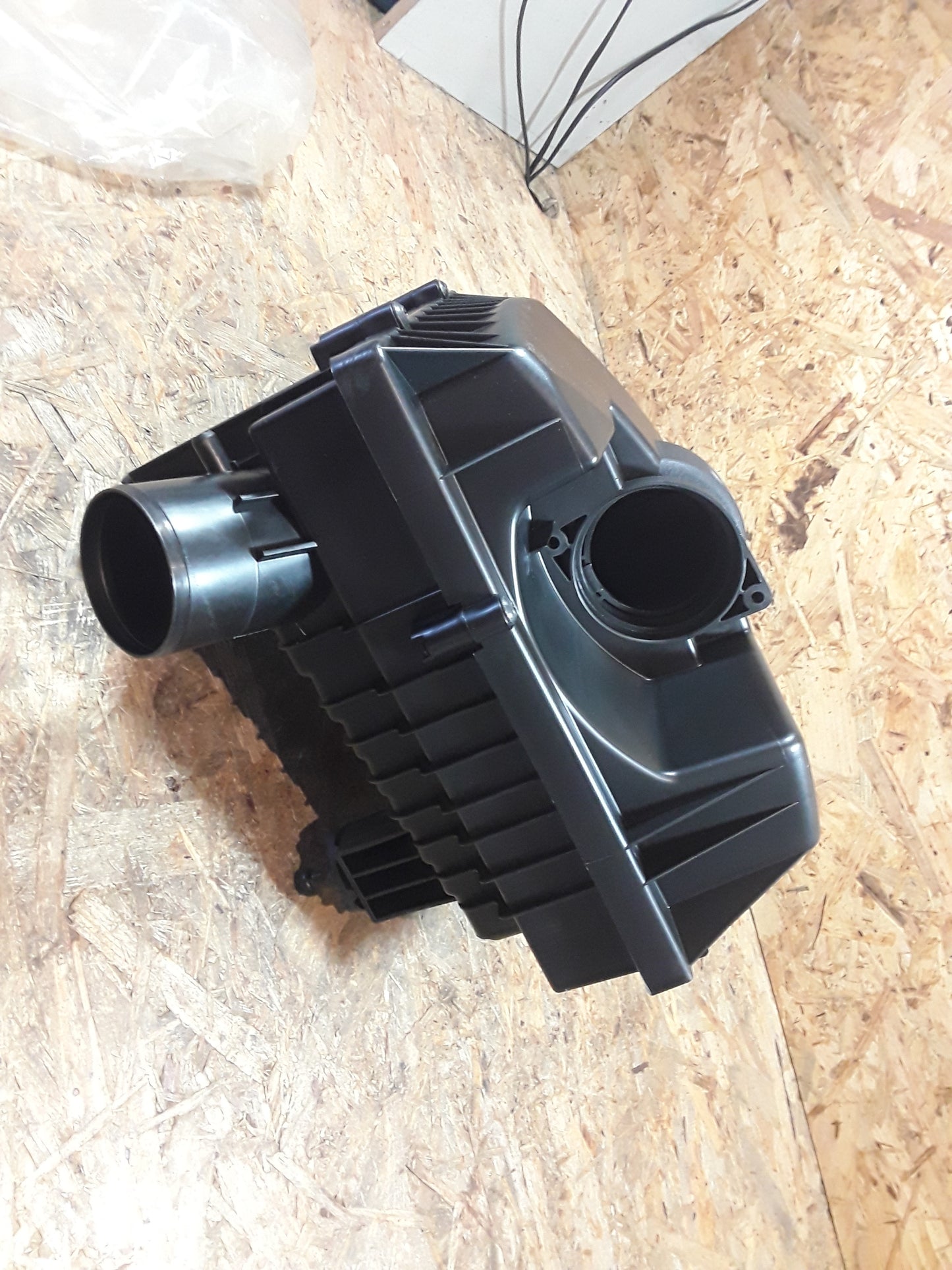 Vivaro A 2,5DTI Luftfilterkasten original GM Opel NEU