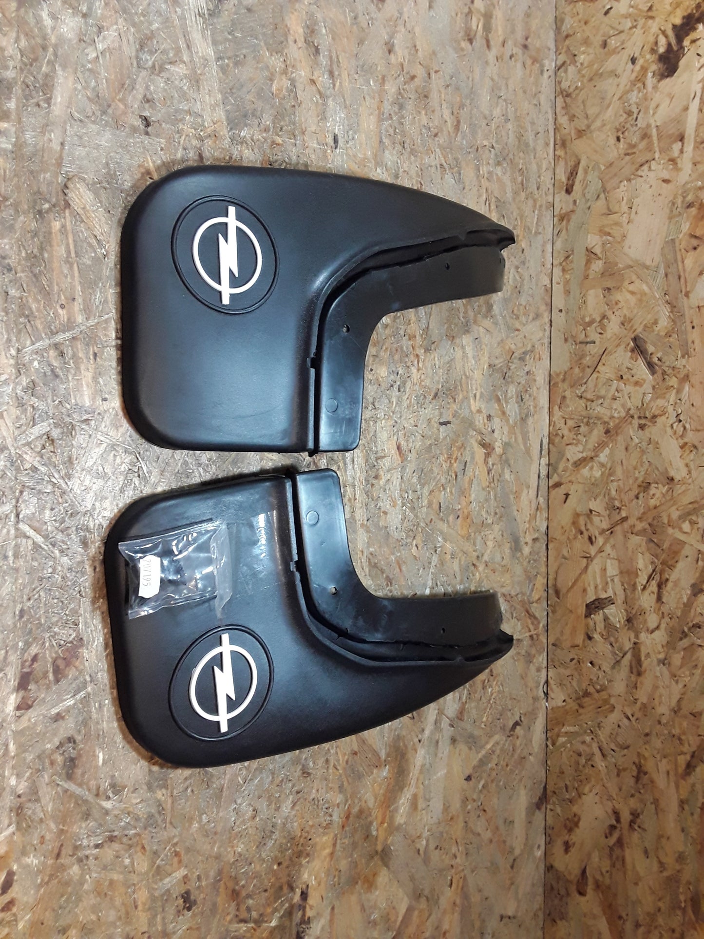 Astra F Schmutzfängersatz hinten original GM Opel NEU