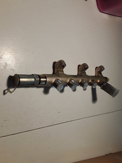 Movano A Kraftstoffeinspritzpumpe Verteilrohr original GM Opel NEU