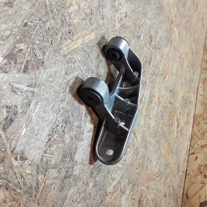 Kadett D/E Corsa A/B Halter Lichtmaschine original GM Opel NEU