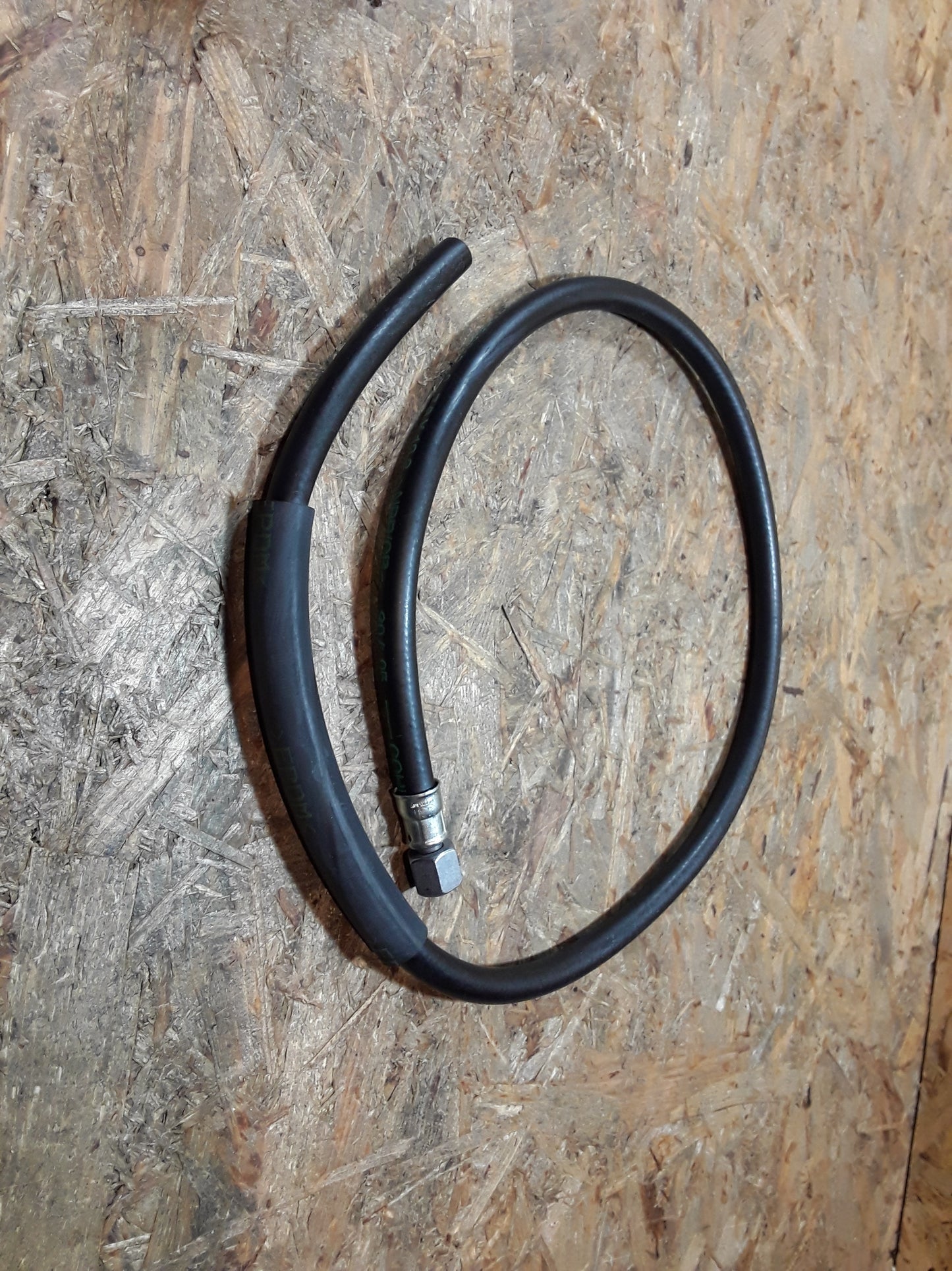 Senator B Omega A 2,6l Schlauch Kraftstoffrücklauf original GM Opel NEU
