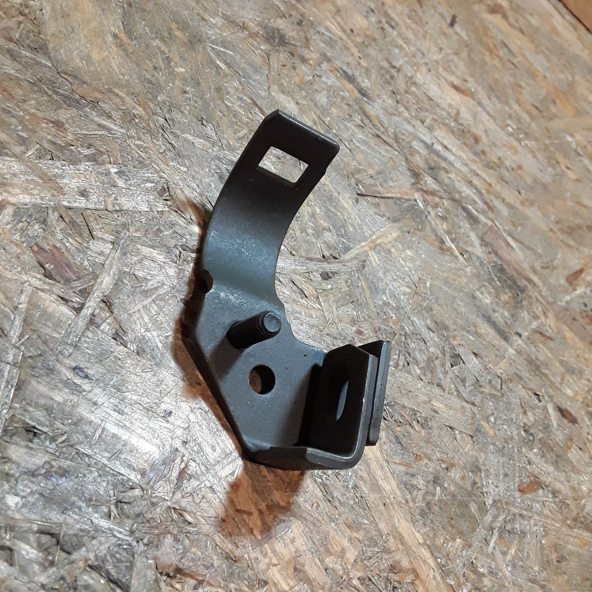 Ascona C Kadett D 1,6D Halter Auspuffrohr vorne original GM Opel NEU